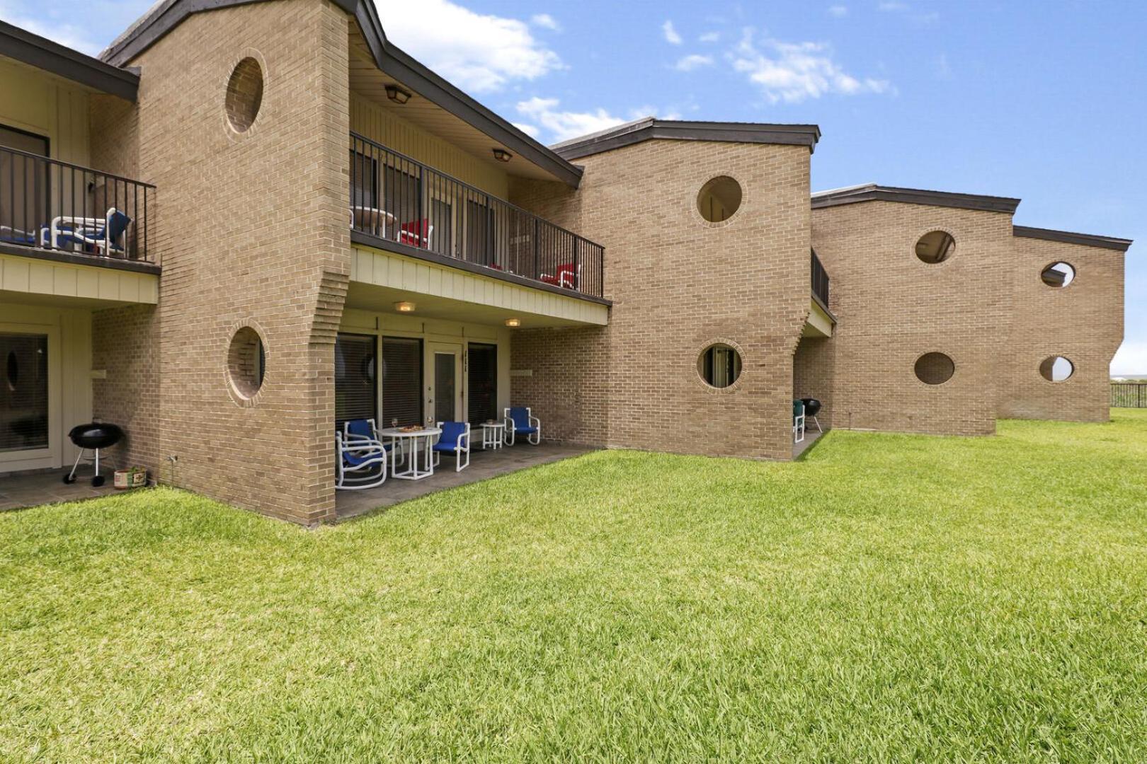 Ground Floor Beachfront Beauty! Steps To The Beach And Pool South Padre Island Bilik gambar