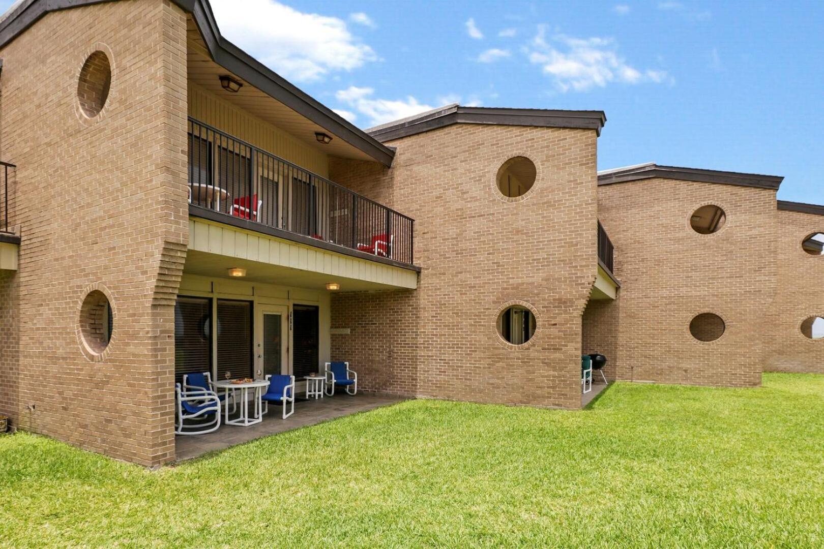Ground Floor Beachfront Beauty! Steps To The Beach And Pool South Padre Island Bilik gambar